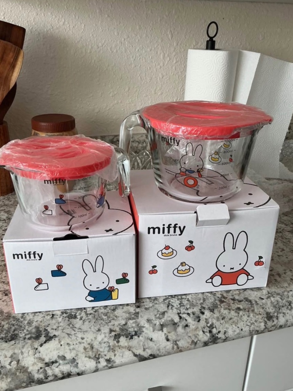 Brand new glass Miffy measuring cups